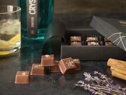 Les Pralinés Carrés au Swiss Crystal Gin.